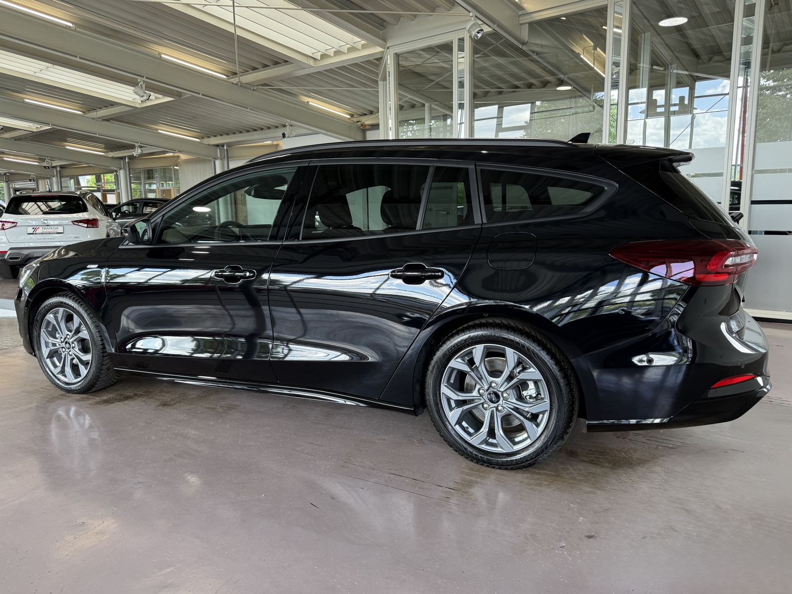 Ford Focus Turnier ST-Line X ACC AHK GJR Head Up LHZ