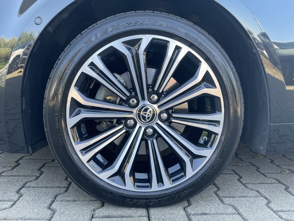 Toyota Corolla 2.0 Hybrid - Samsaru's Car Outlet