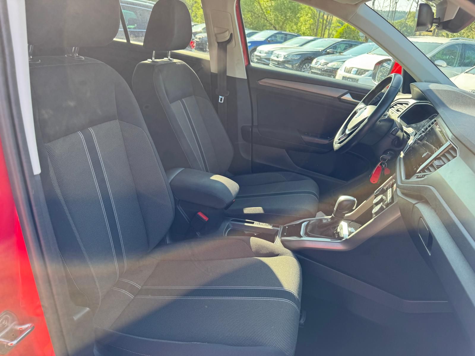 Volkswagen T-Roc 2.0 TDI Style - Samsaru's Car Outlet
