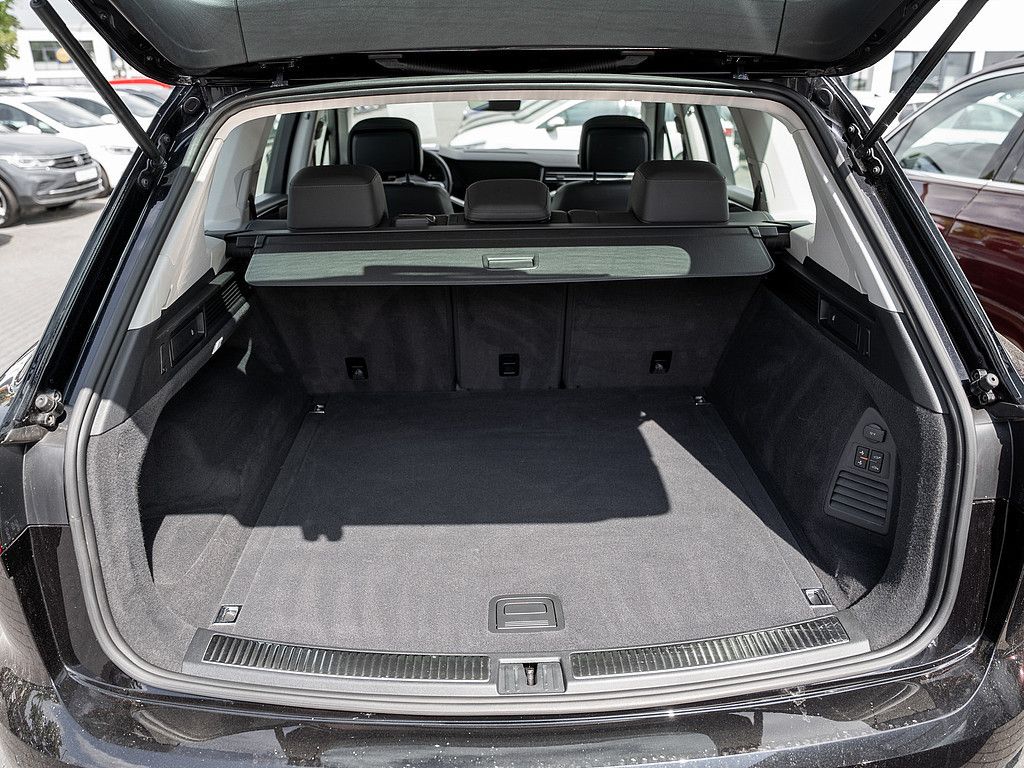 Volkswagen Touareg 3.0 V6 TDI Elegance 4M - Samsaru's Car Outlet