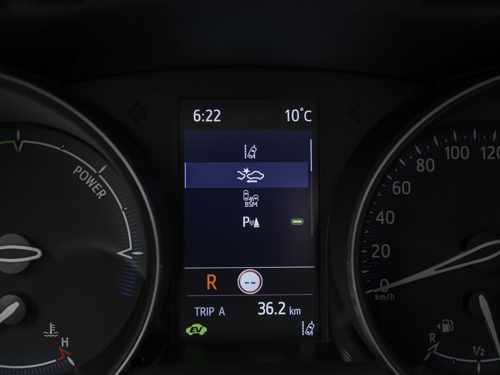 Toyota C-HR 1.8 Hybrid Business Edition NAVI SHZ PDC BT