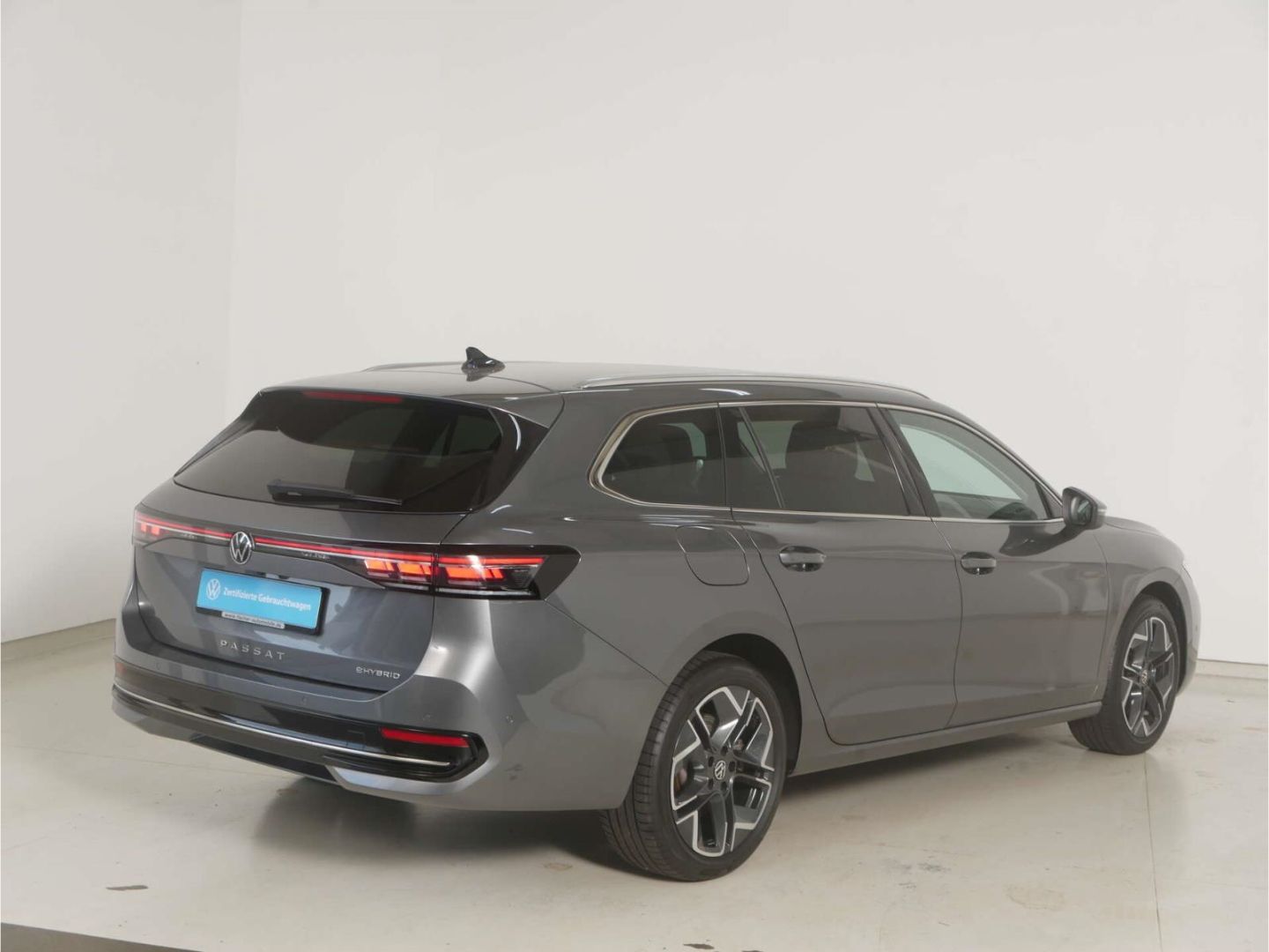 Volkswagen Passat 1.5 eHybrid Elegance DSG AHK/Leder/Matrix