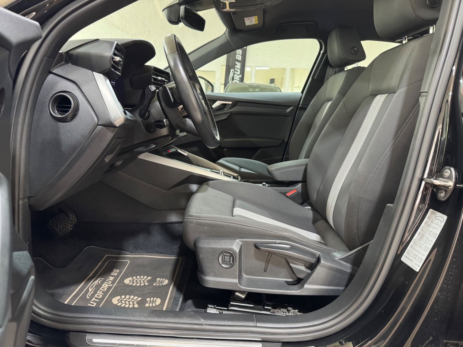 Audi A3 Limousine 35 TDI 2.0DSG/CAM/LED/SHZ/GARANTIE