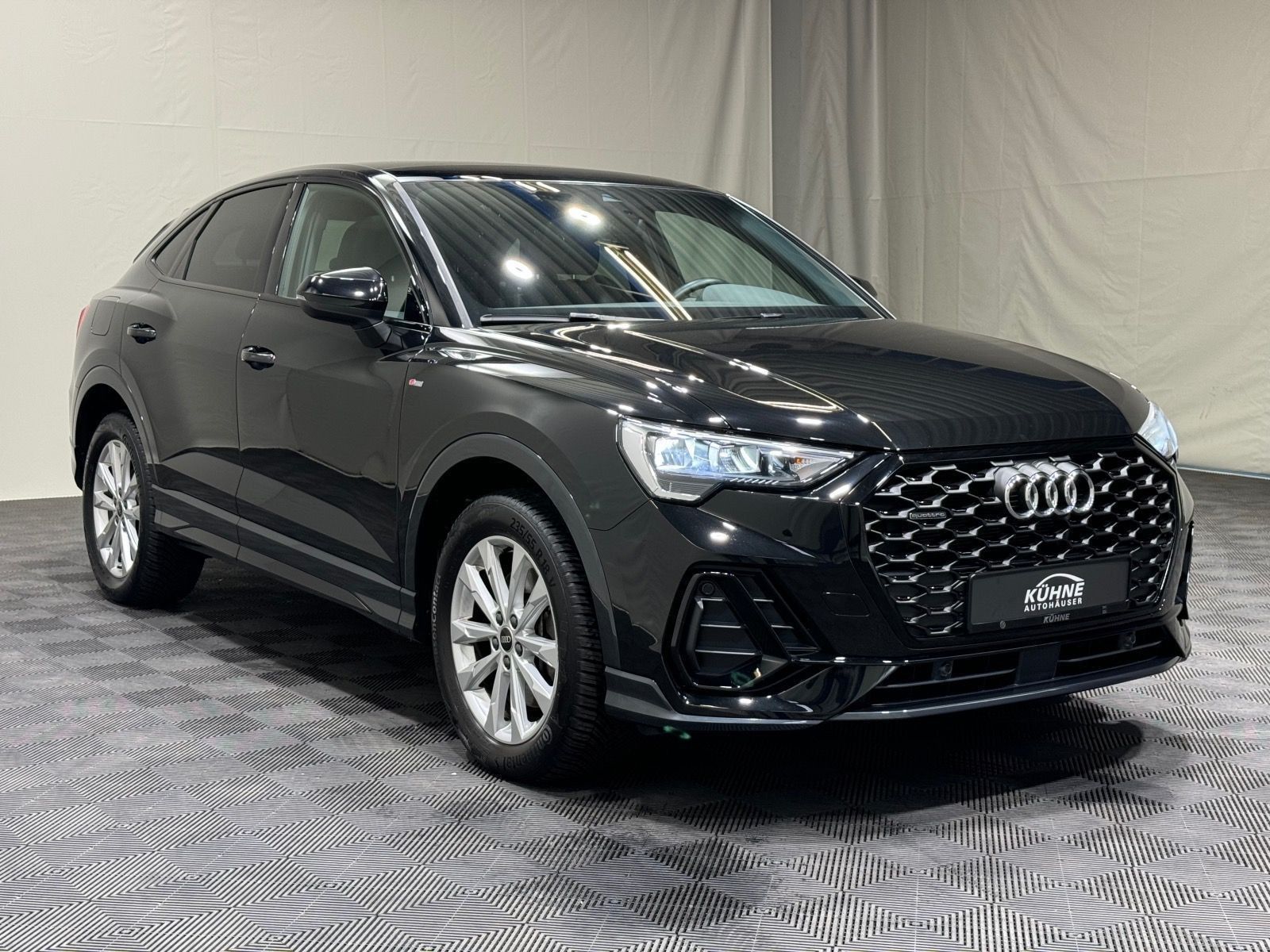Audi Q3 Sportback 40 TFSI quattro S-Line - Samsaru's Car Outlet