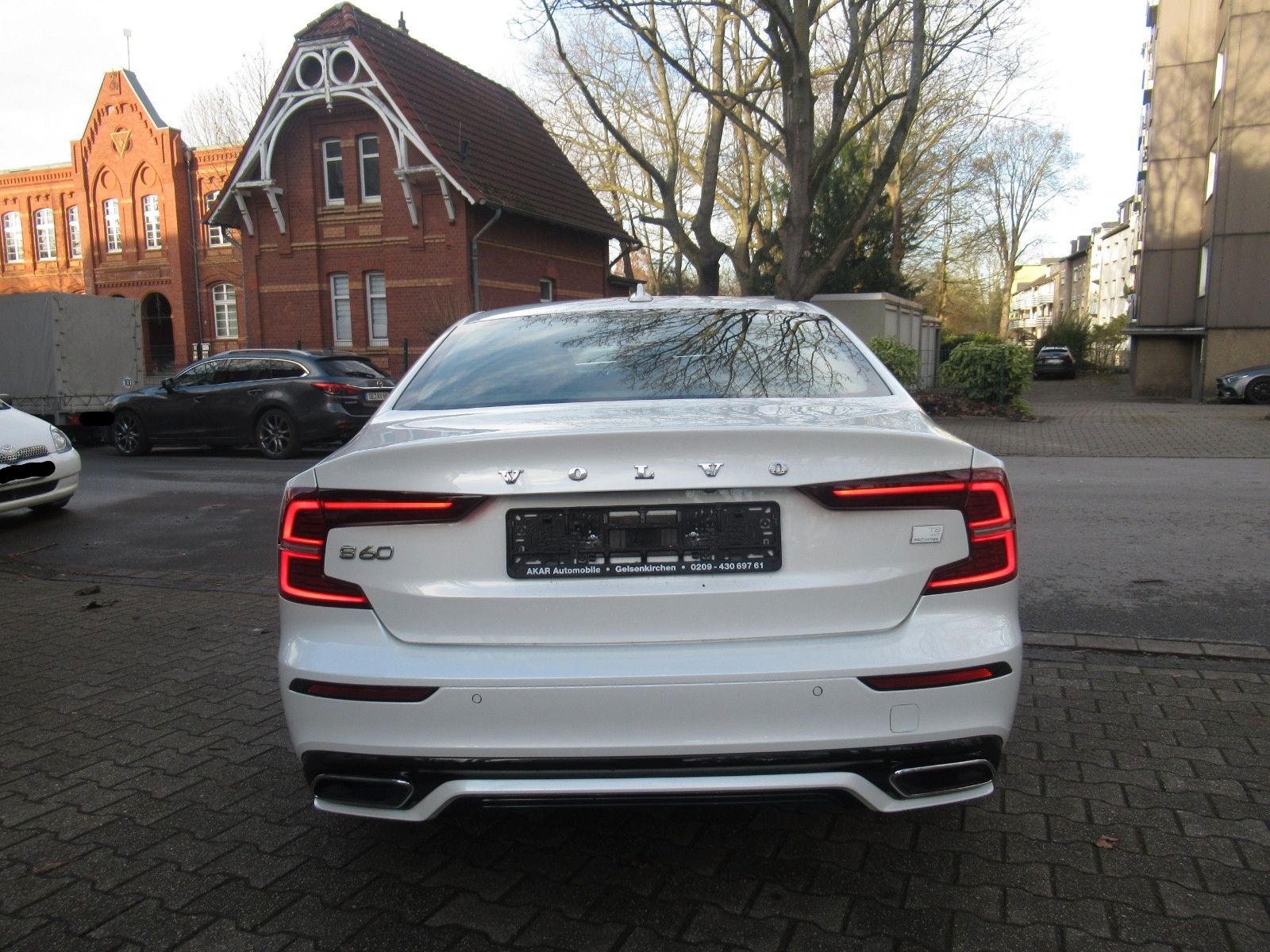 Volvo S60 Lim. R Design Recharge Plug-In Hybrid AWD