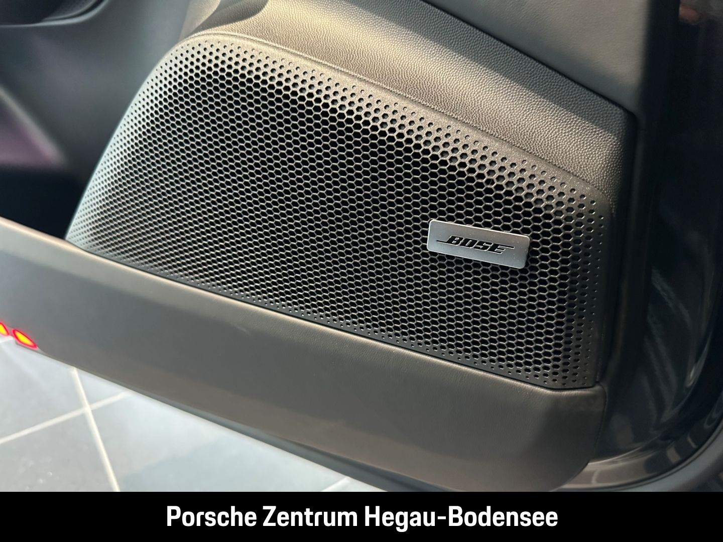 Porsche Macan Turbo/Electric Sport/Hinterachslenkung/Mat