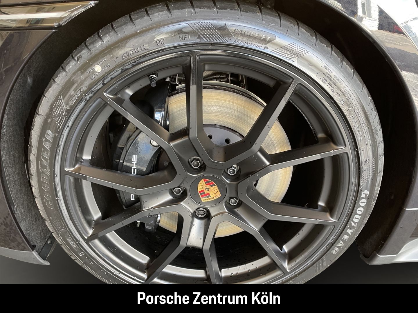 Porsche Taycan GTS Sport Turismo HA-Lenkung InnoDrive