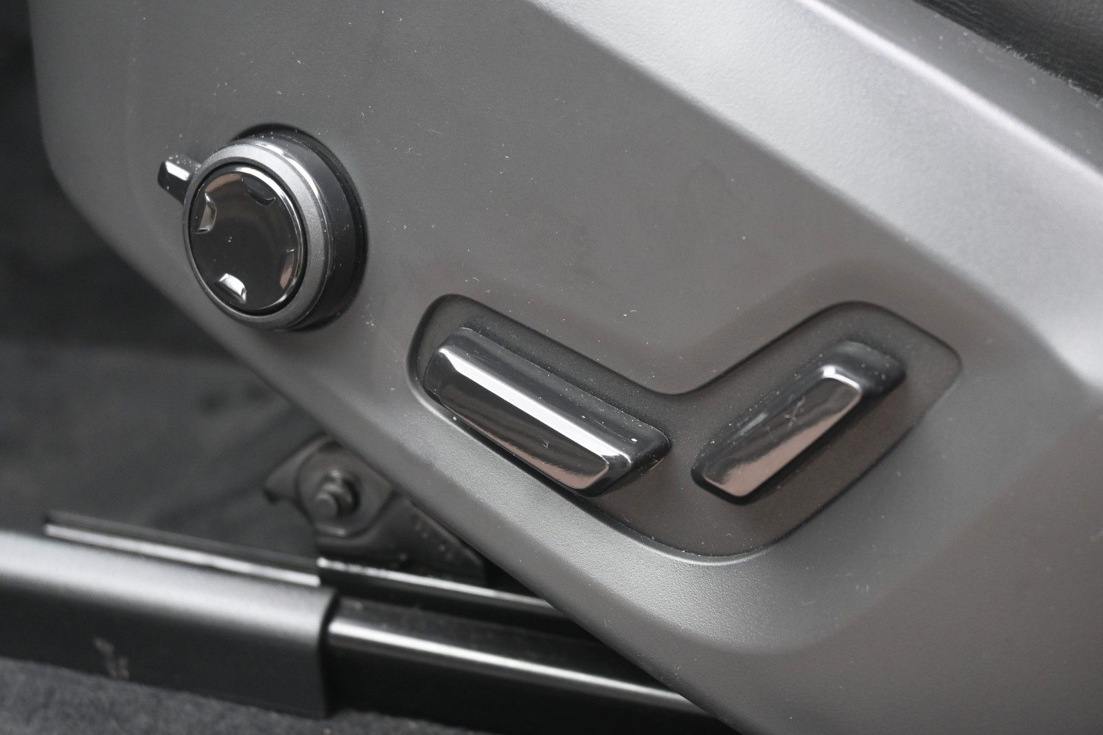 Volvo XC60 T8 Ultimate Bright RC Plug-In B&W*LUFT*360°