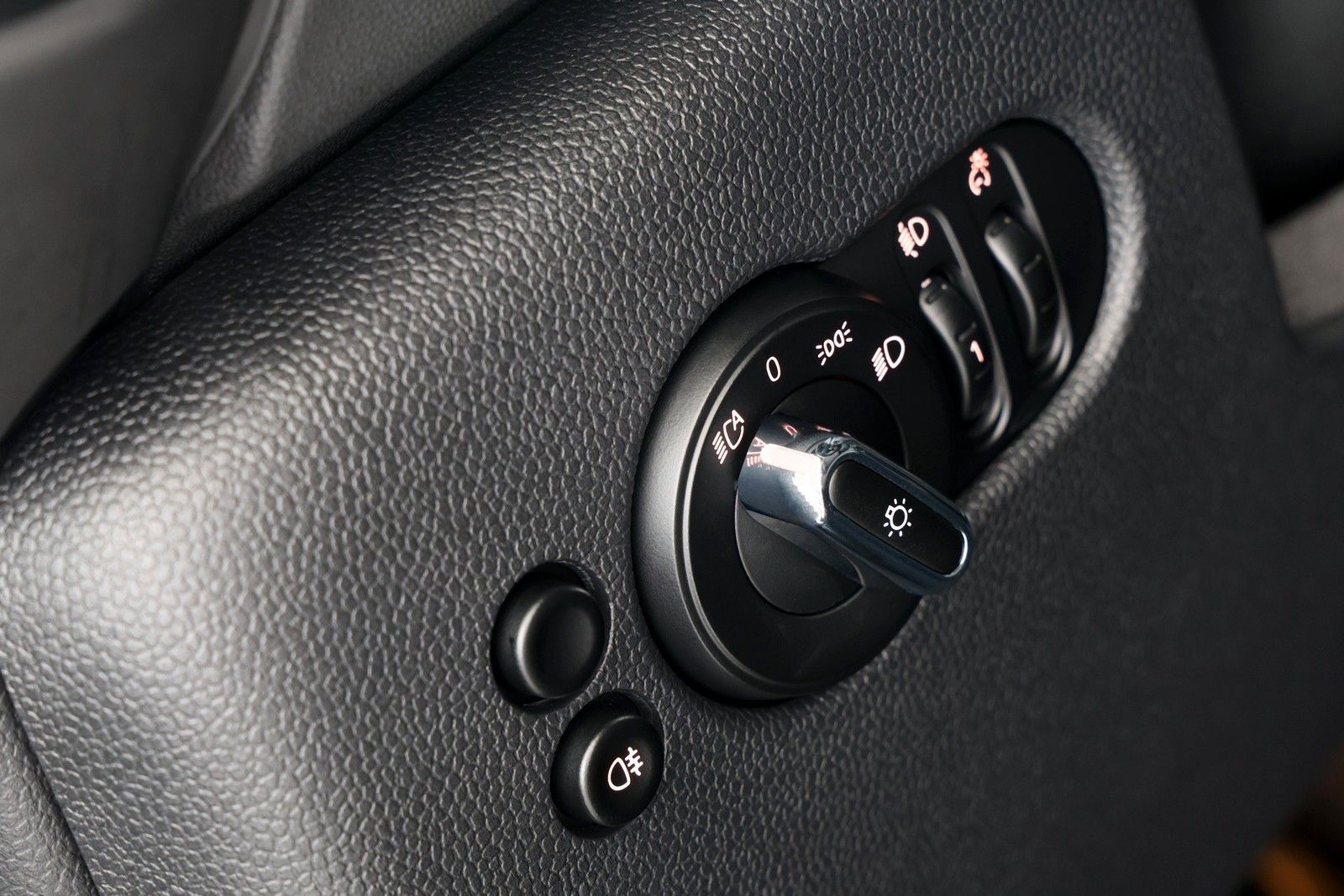 MINI COOPER SE Classic Trim Black - Samsaru's Car Outlet