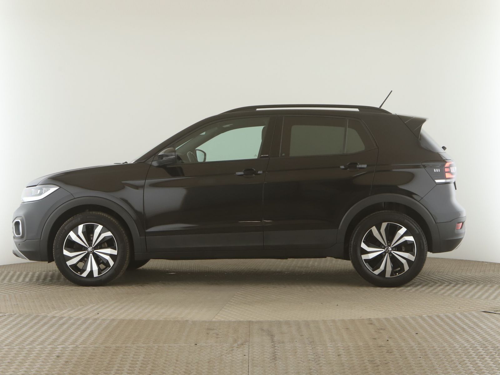 Volkswagen T-Cross 1.0 TSI Life - Samsaru's Car Outlet