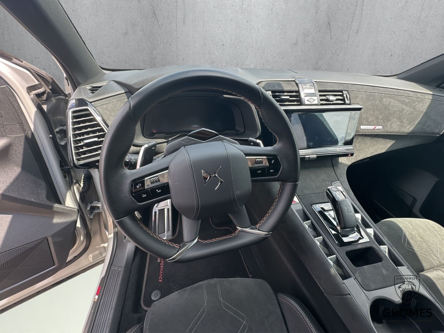 DS Automobiles DS7 300 4x4 Hybrid Performance Line E-Tense Nigh