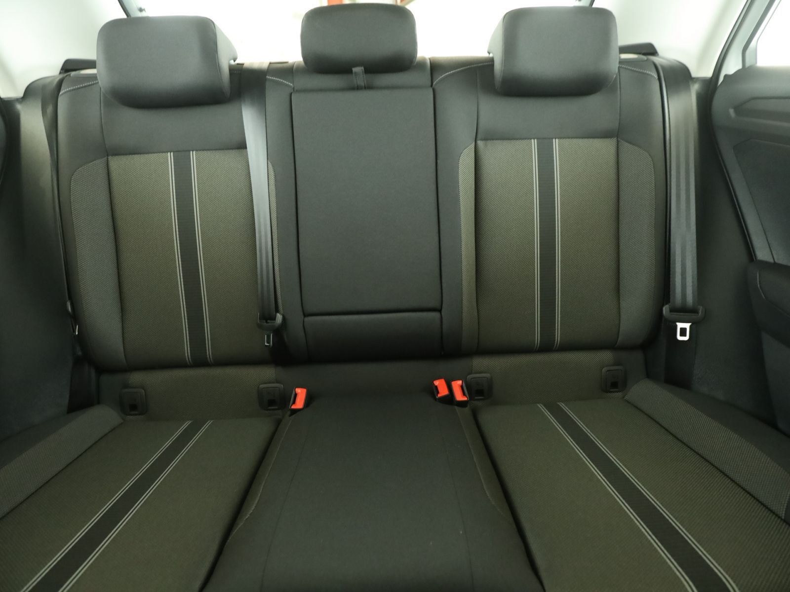 Volkswagen T-Roc 2.0 TDI Style - Samsaru's Car Outlet