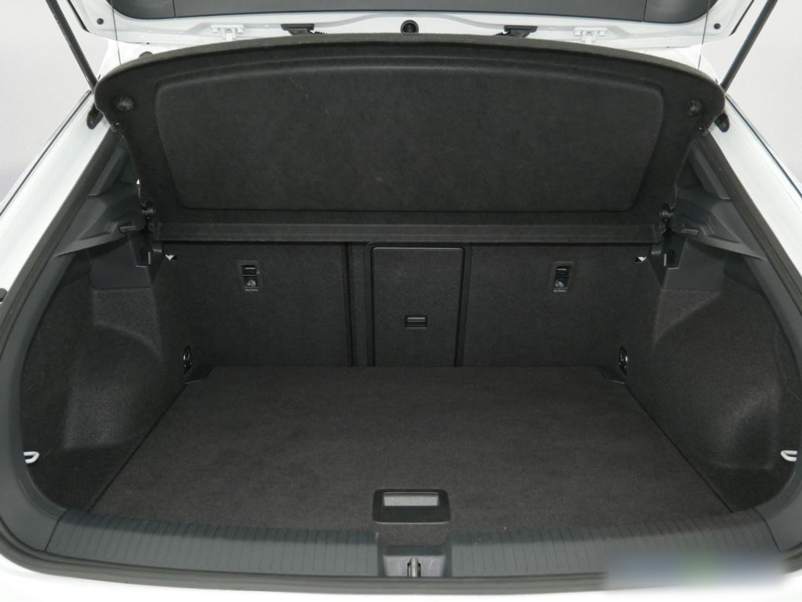 Volkswagen T-Roc R-Line - Samsaru's Car Outlet