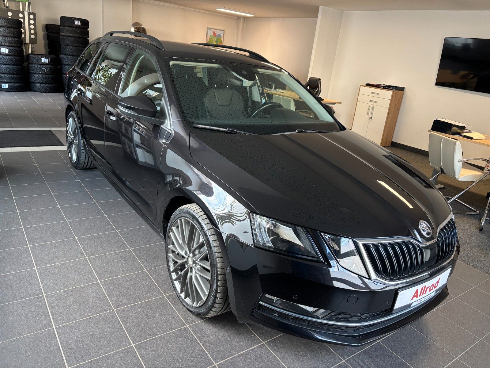 Skoda Octavia Combi Style 4x4 - Samsaru's Car Outlet