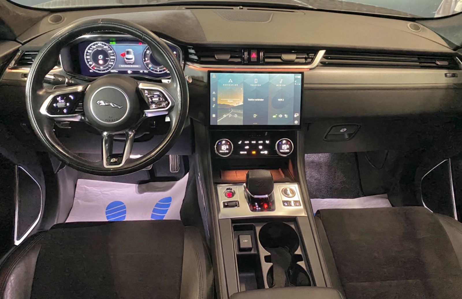 Jaguar F-Pace P550 SVR V8 AWD,ACC,Digitales Cockpit,AHK