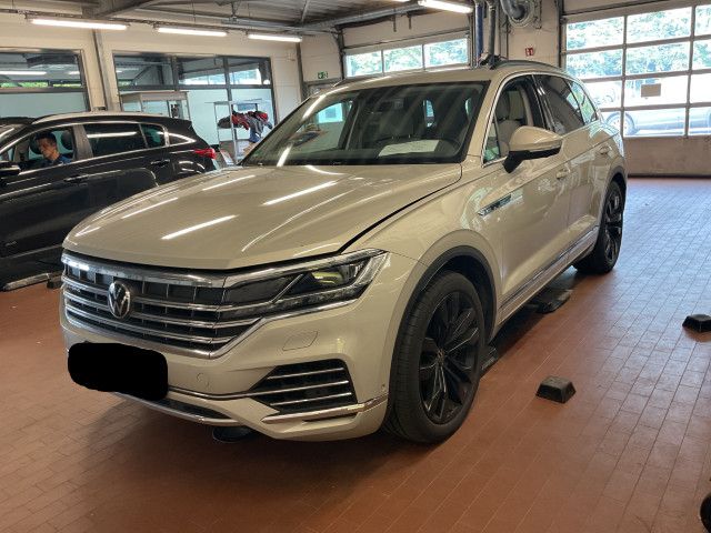 Volkswagen Touareg 3.0 V6 TSI eHybrid Elegance - Samsaru's Car Outlet
