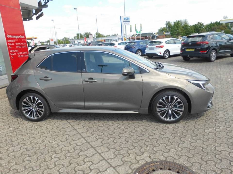 Toyota Corolla HSD - Samsaru's Car Outlet