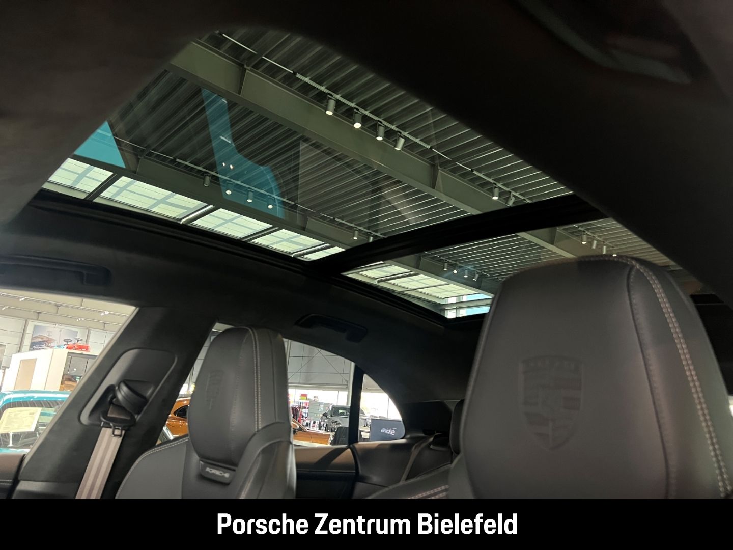 Porsche Macan Turbo Burmester Luftfederung Panoramadach
