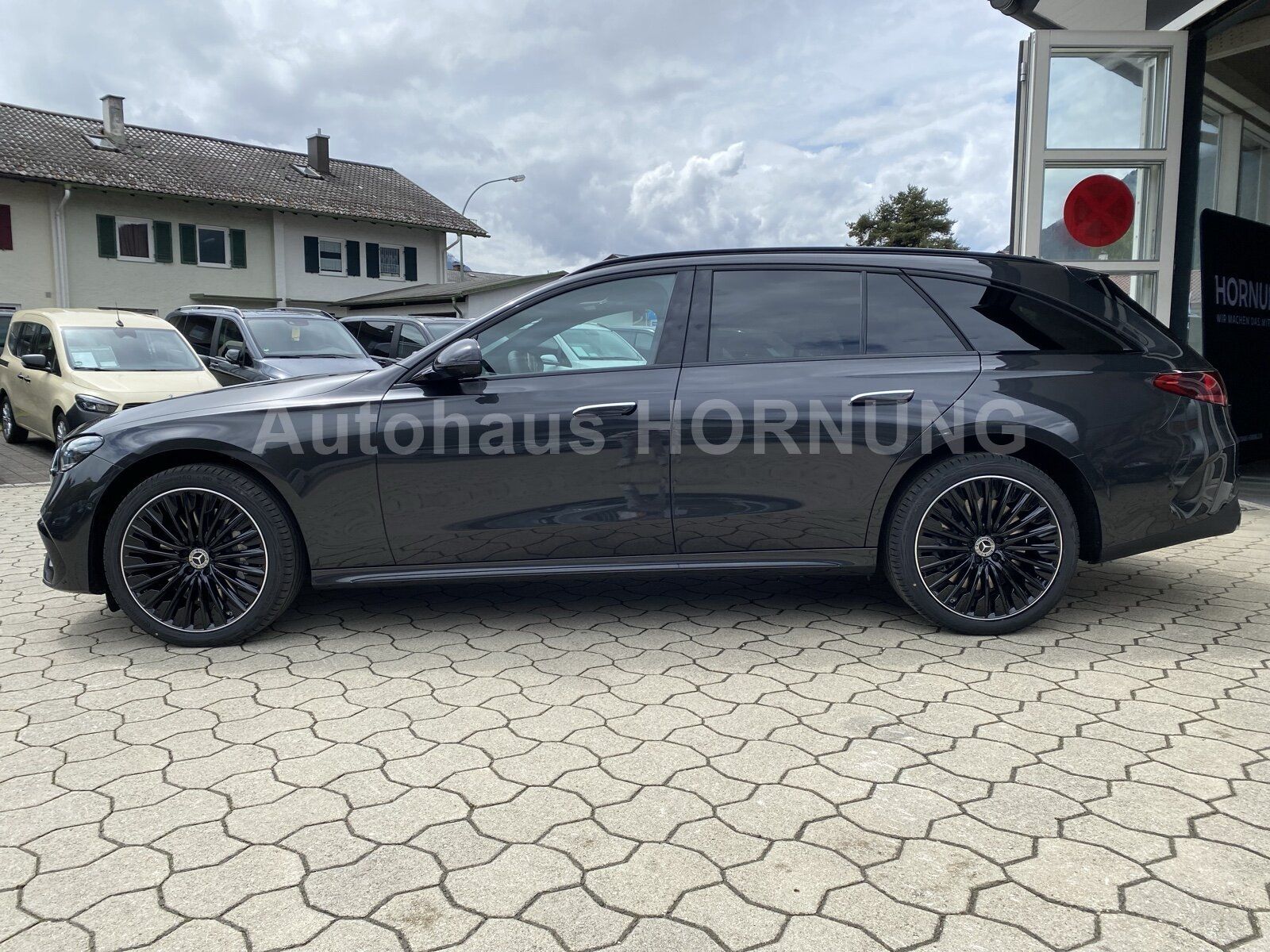 Mercedes-Benz E 450d T 4M AMG HUD STDHZ PANOSD AHK DigiL Bur4D