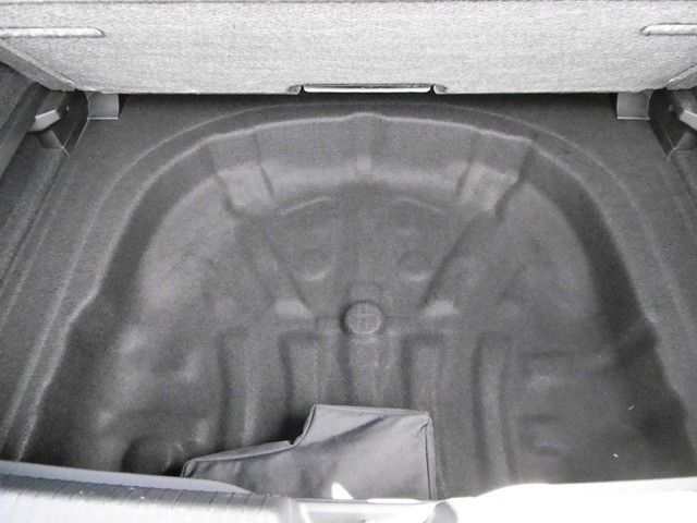 Volkswagen Golf VIII 1.5 Life 1.5 TSI - Samsaru's Car Outlet