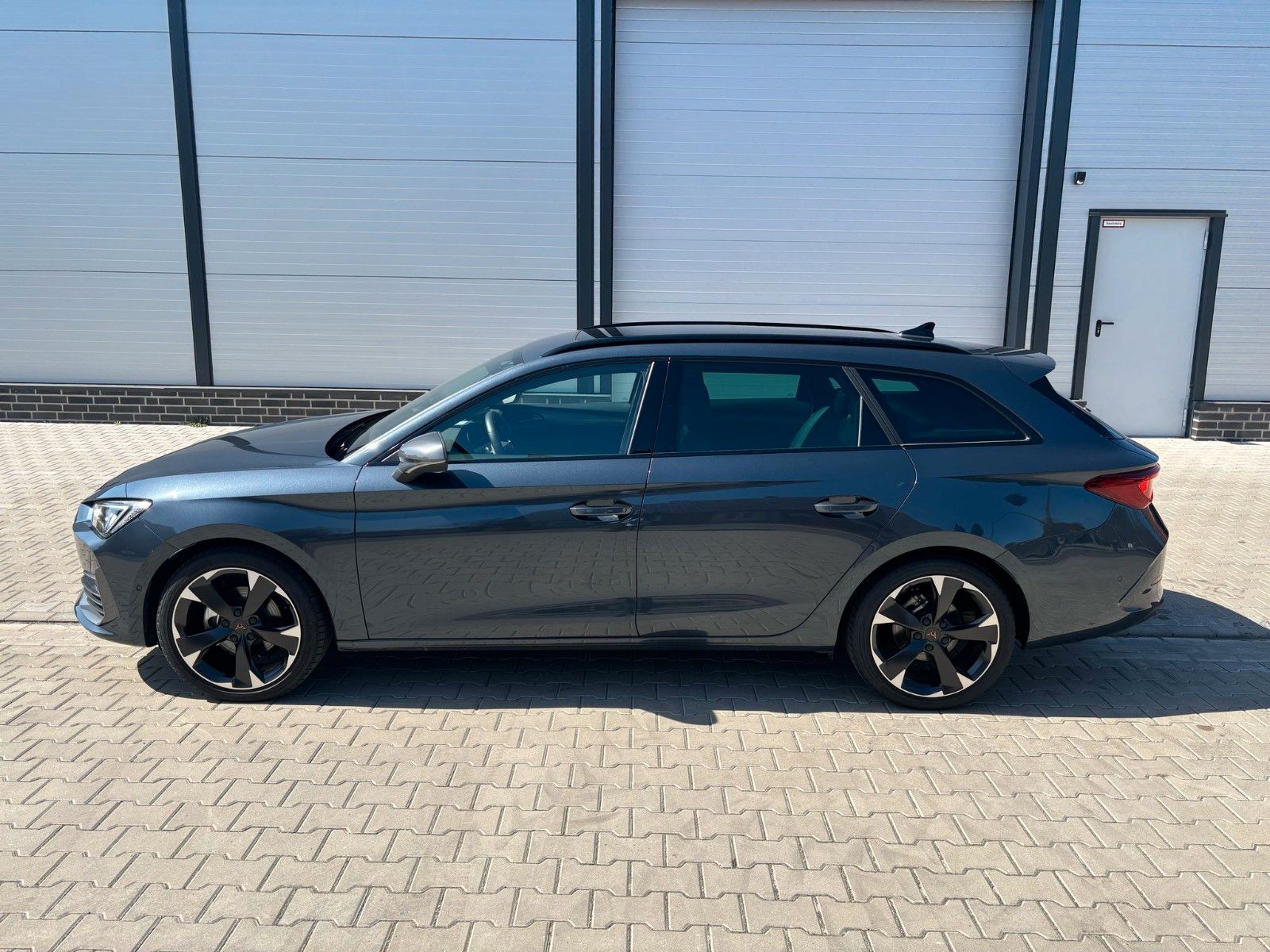 Cupra Leon Sportstourer - Samsaru's Car Outlet