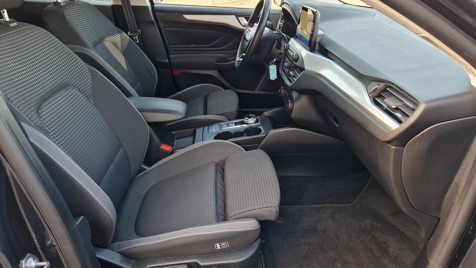 Ford Focus Tun. 1.5d 1.Hd Aut Rf ACC LED Navi DAB