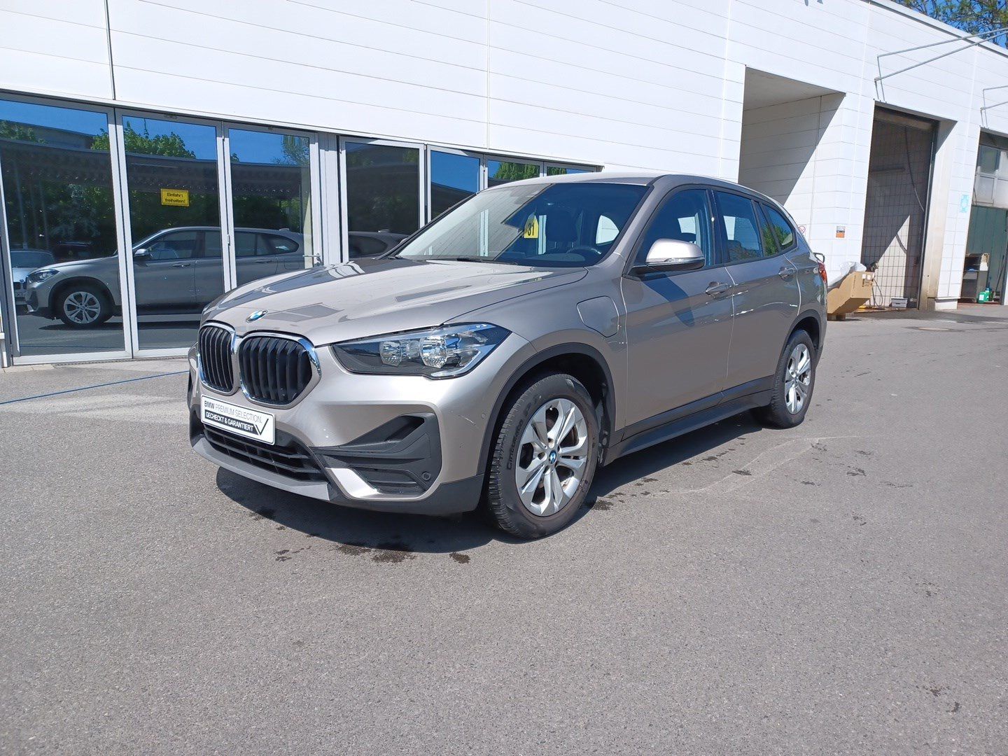 BMW X1 xDrive25e Adv. - Samsaru's Car Outlet