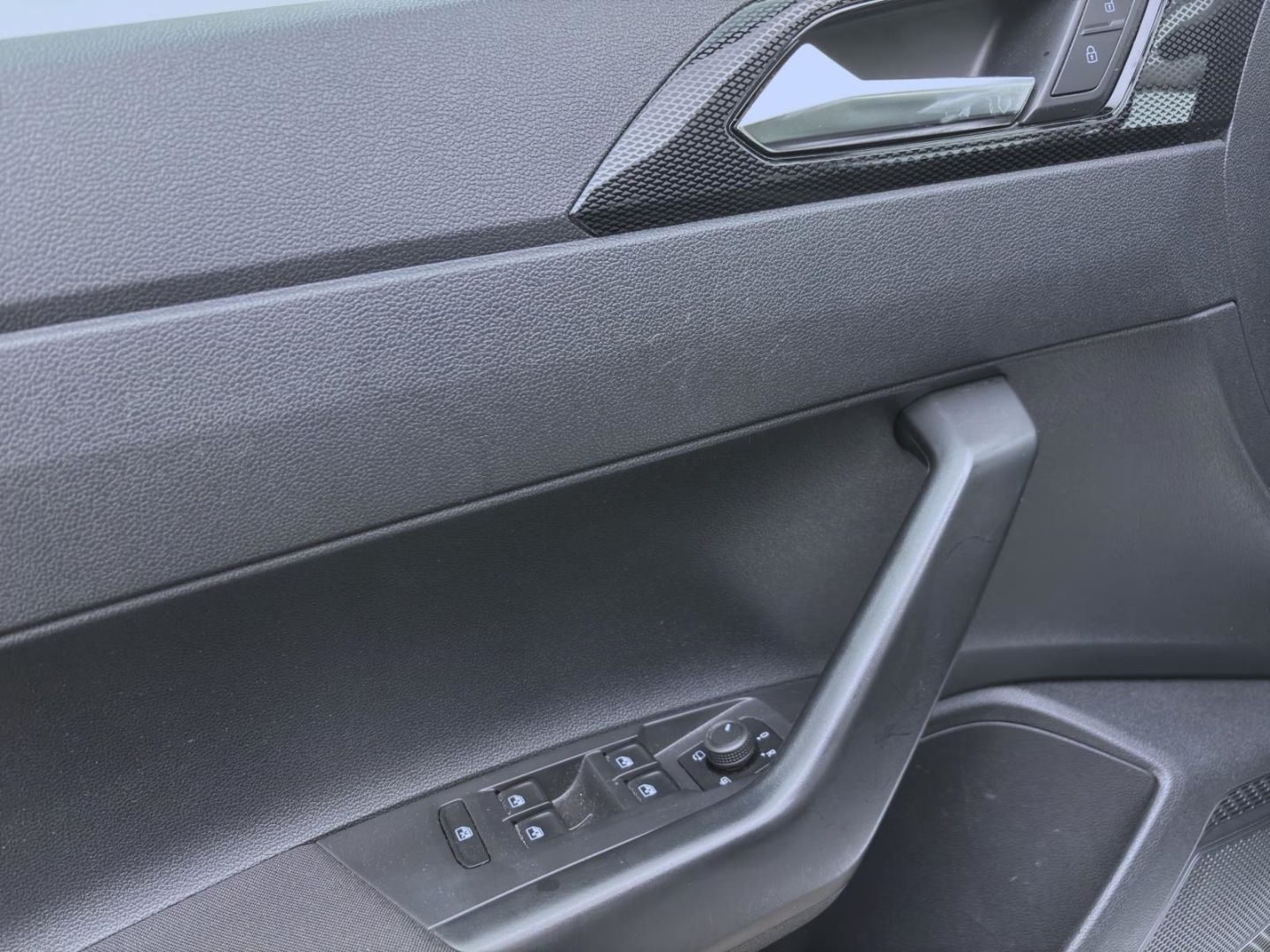 Volkswagen Polo 1.0 TSI DSG LIFE - Samsaru's Car Outlet