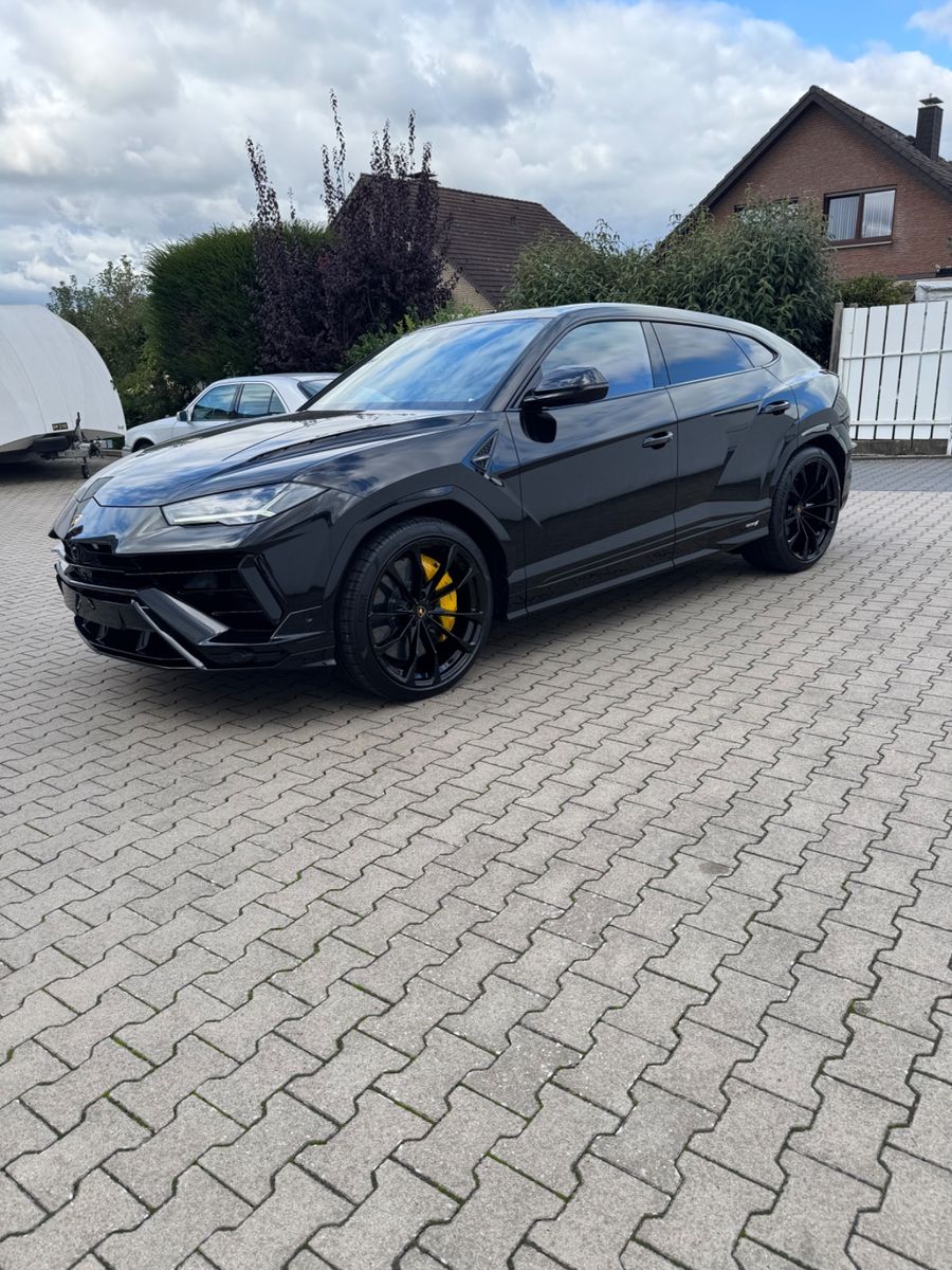 Lamborghini Urus S Facelift - Samsaru's Car Outlet