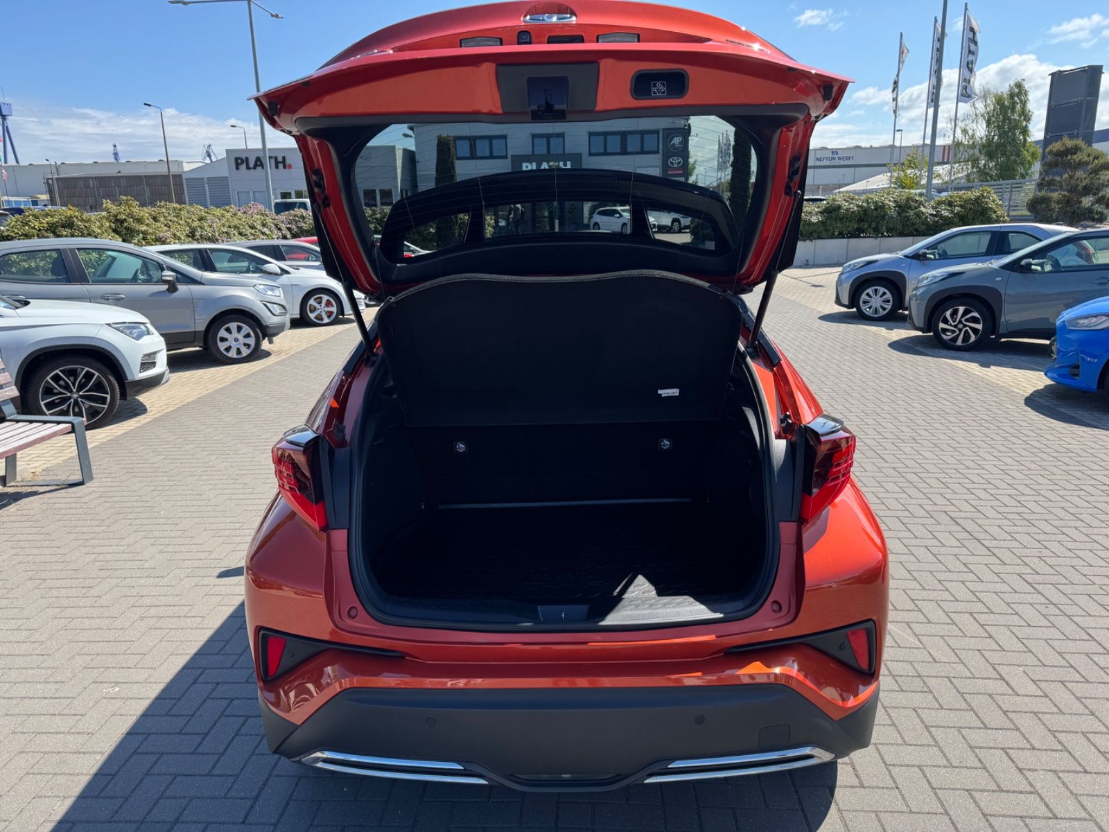Toyota C-HR Hybrid Orange Edition - Samsaru's Car Outlet