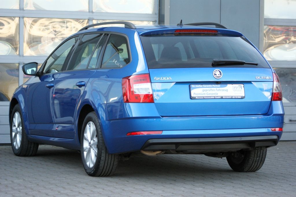 Skoda Octavia Combi 2.0 TDI DSG Style - Samsaru's Car Outlet