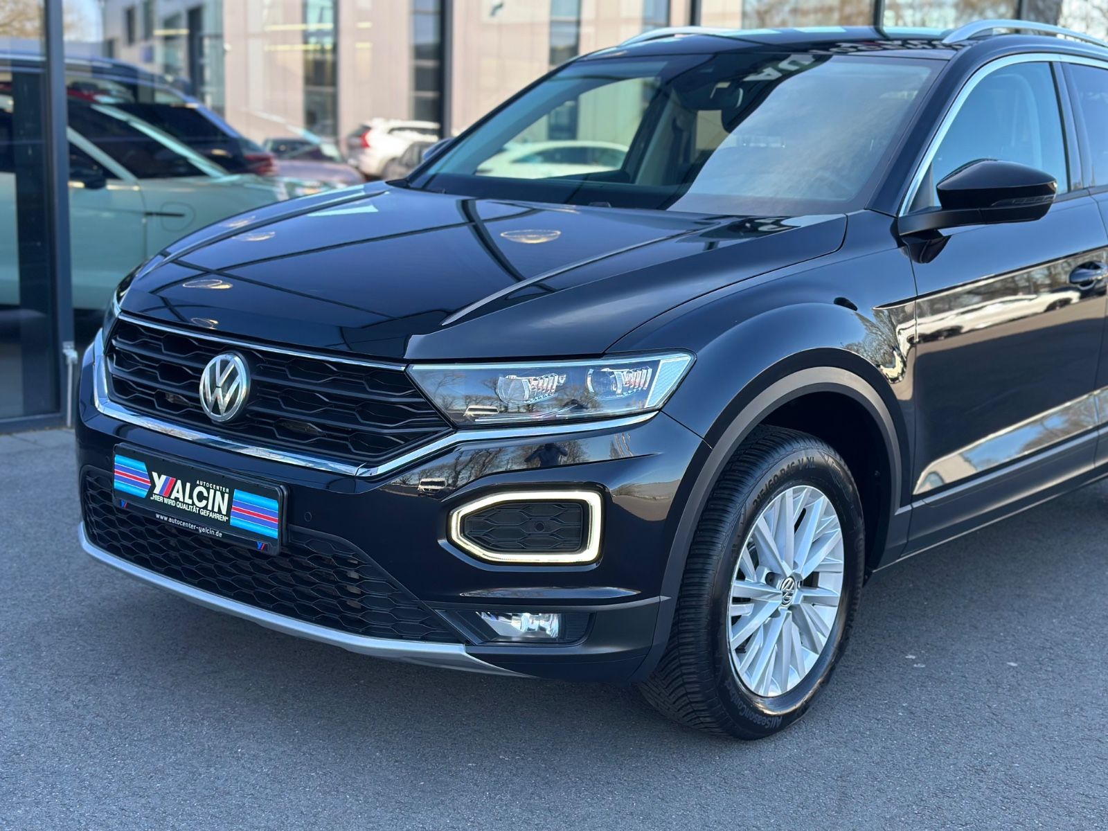 Volkswagen T-Roc 2.0 TDI SCR DSG Style - Samsaru's Car Outlet