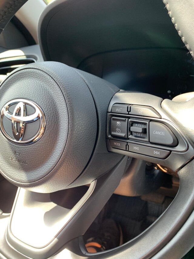 Toyota Yaris (Hybrid) Comfort ALLRAD /Kamera/Tempomat