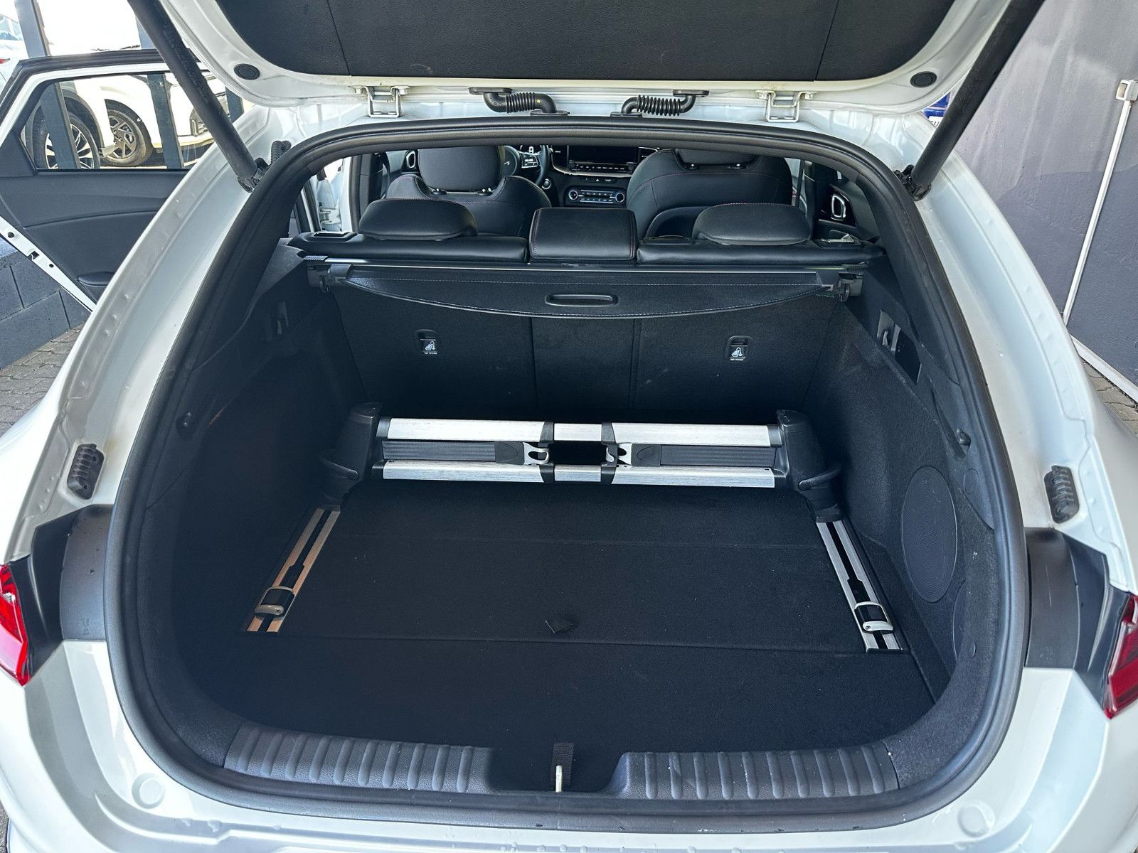 Kia pro cee'd / ProCeed 1.6 T-GDI DCT - Samsaru's Car Outlet