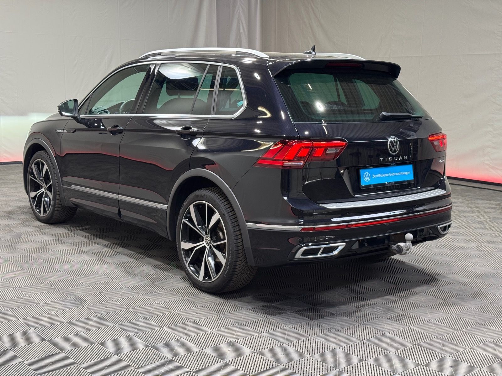 Volkswagen Tiguan R-Line 2.0 TDI DSG 4M - Samsaru's Car Outlet