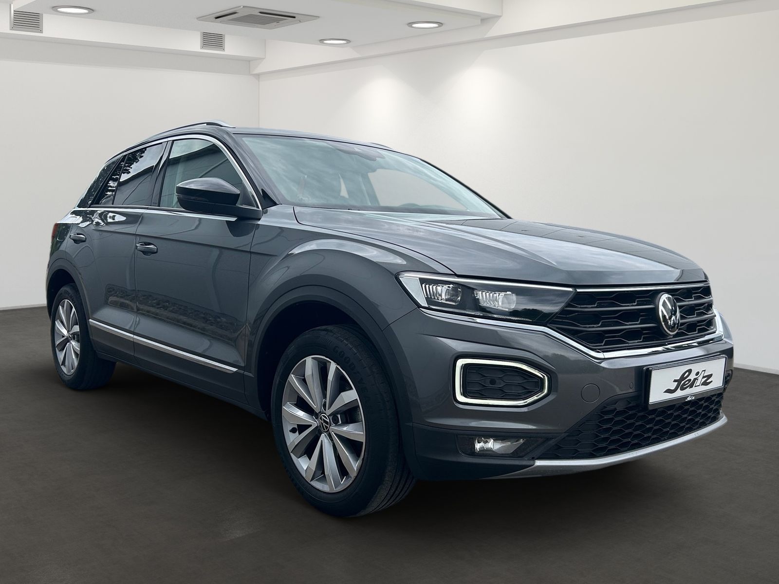 Volkswagen T-Roc 2.0 TDI Style - Samsaru's Car Outlet