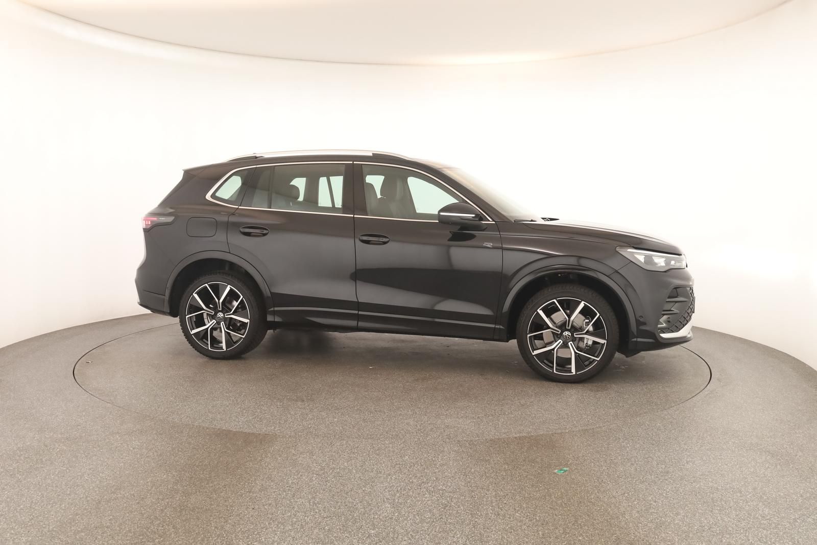 Volkswagen Tiguan 2.0 TDI 4M DSG R-Line Leder Pano Navi 360