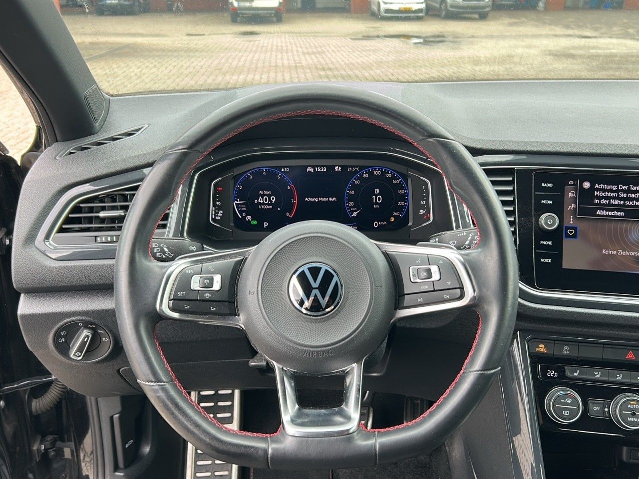 Volkswagen T-Roc Sport - Samsaru's Car Outlet