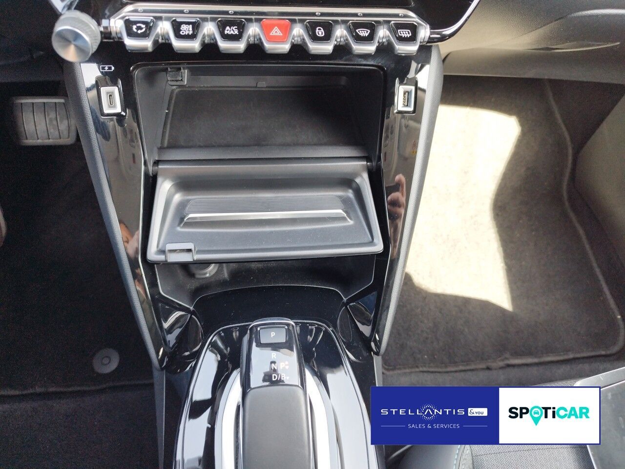 Peugeot 2008 Allure 136 Elektro - Samsaru's Car Outlet