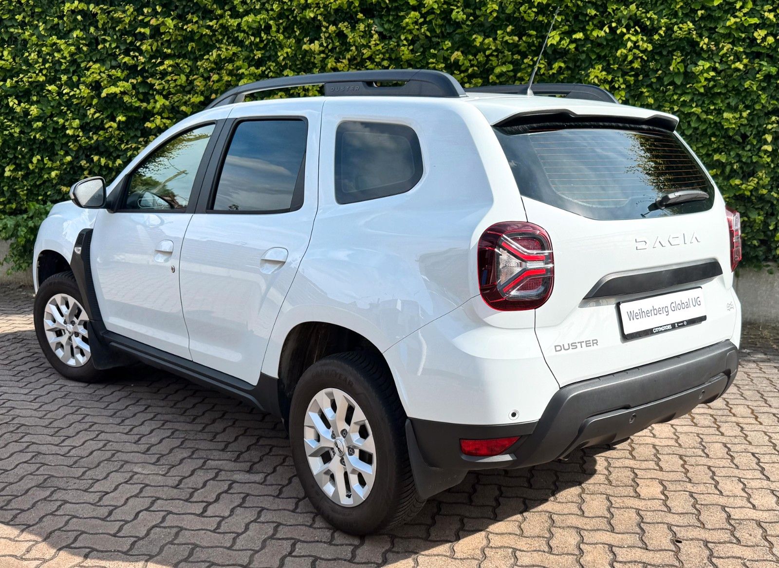 Dacia Duster 4x4 Expression 4WD - Samsaru's Car Outlet