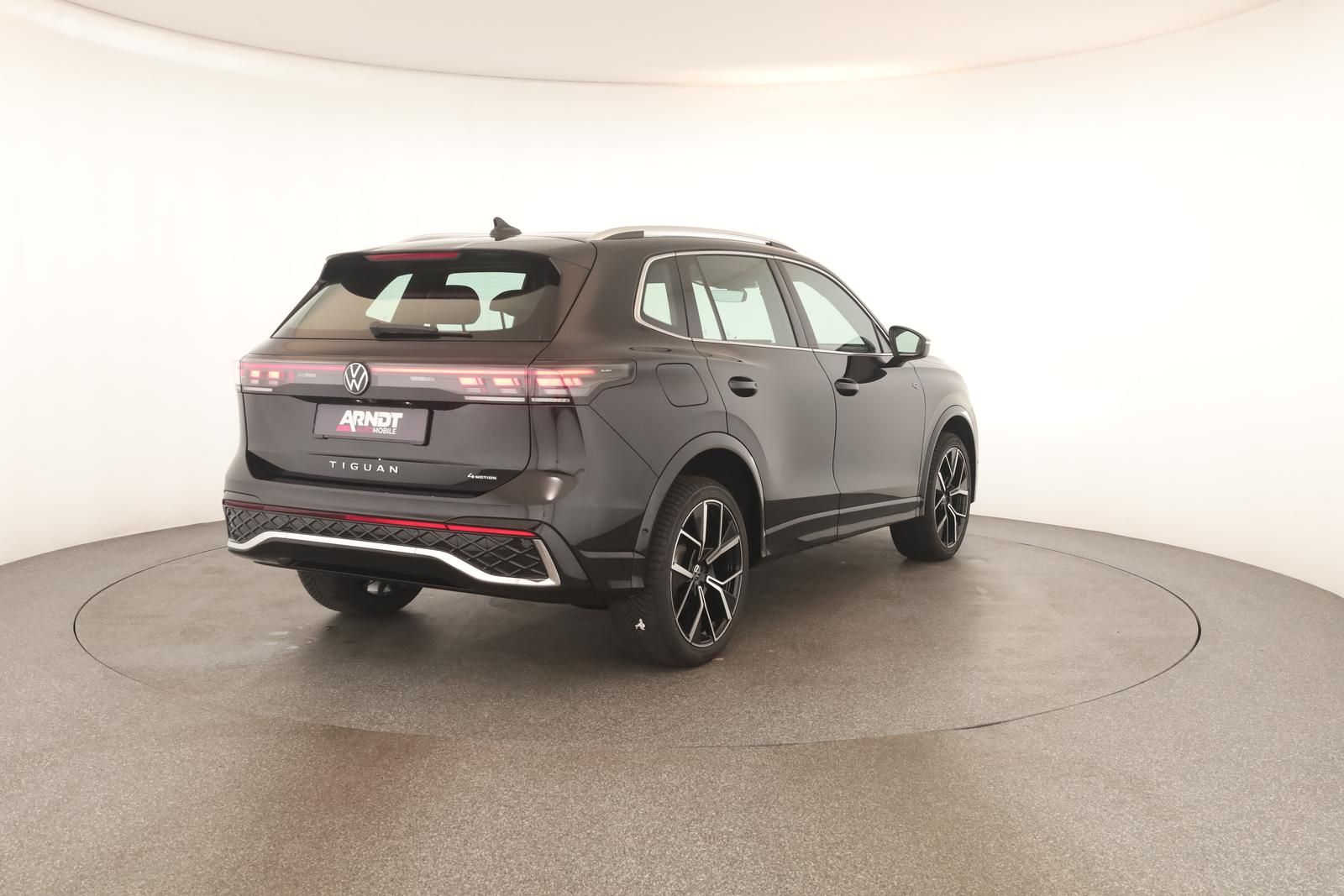 Volkswagen Tiguan 2.0 TDI 4M DSG R-Line Leder Pano Navi 360