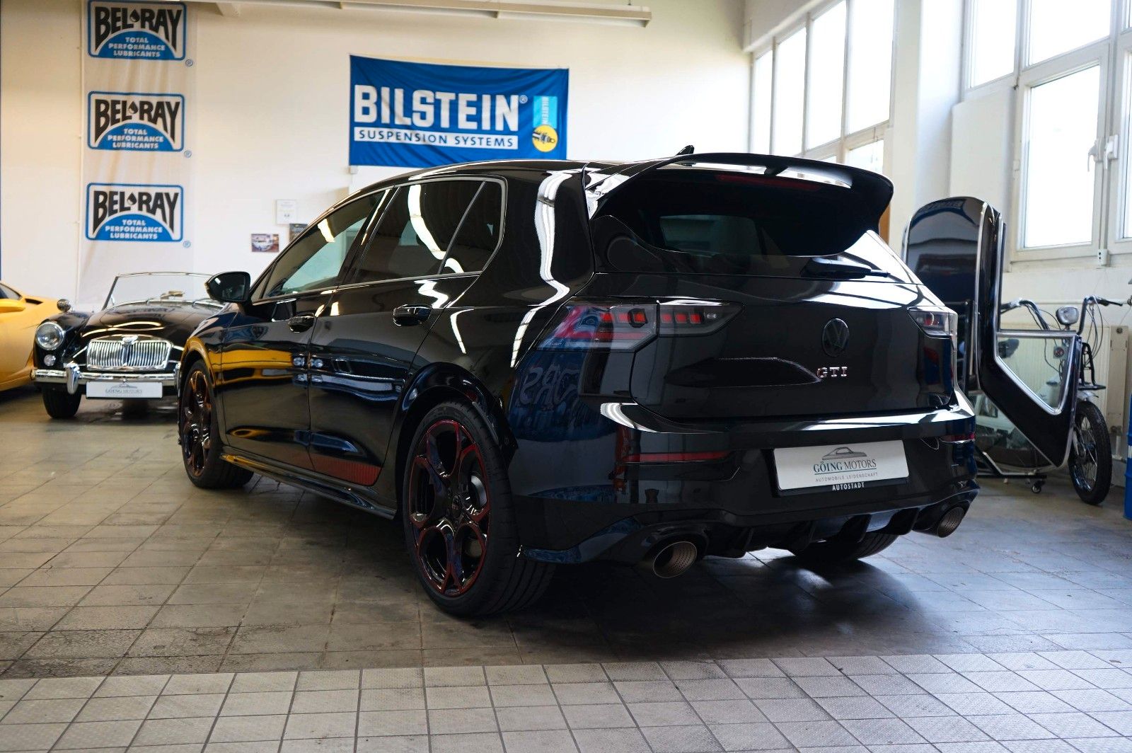 Volkswagen Golf VIII 8 Lim. 2.0 TSI 239 kW GTI Edition 50