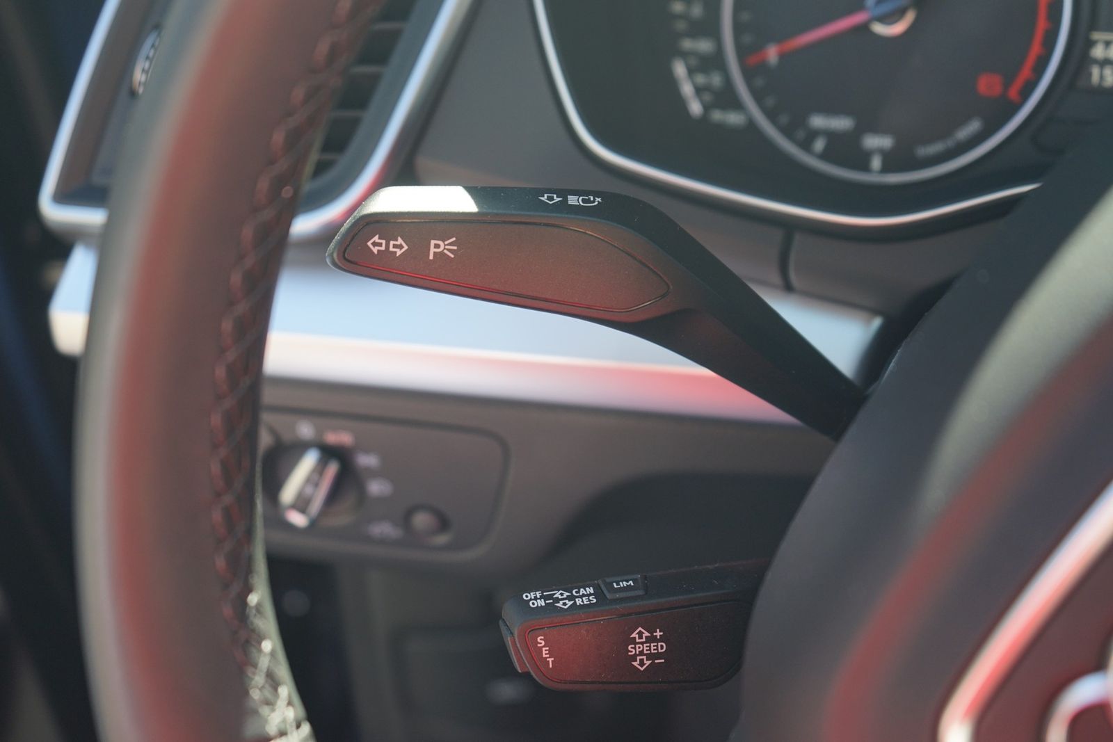 Audi Q5 40 2.0 TDI quattro - Samsaru's Car Outlet