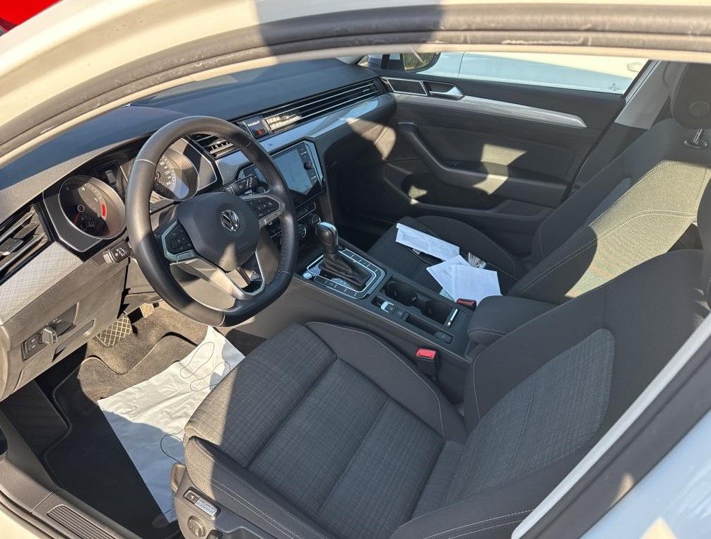 Volkswagen Passat Variant 2.0 TDI DSG Business - Samsaru's Car Outlet