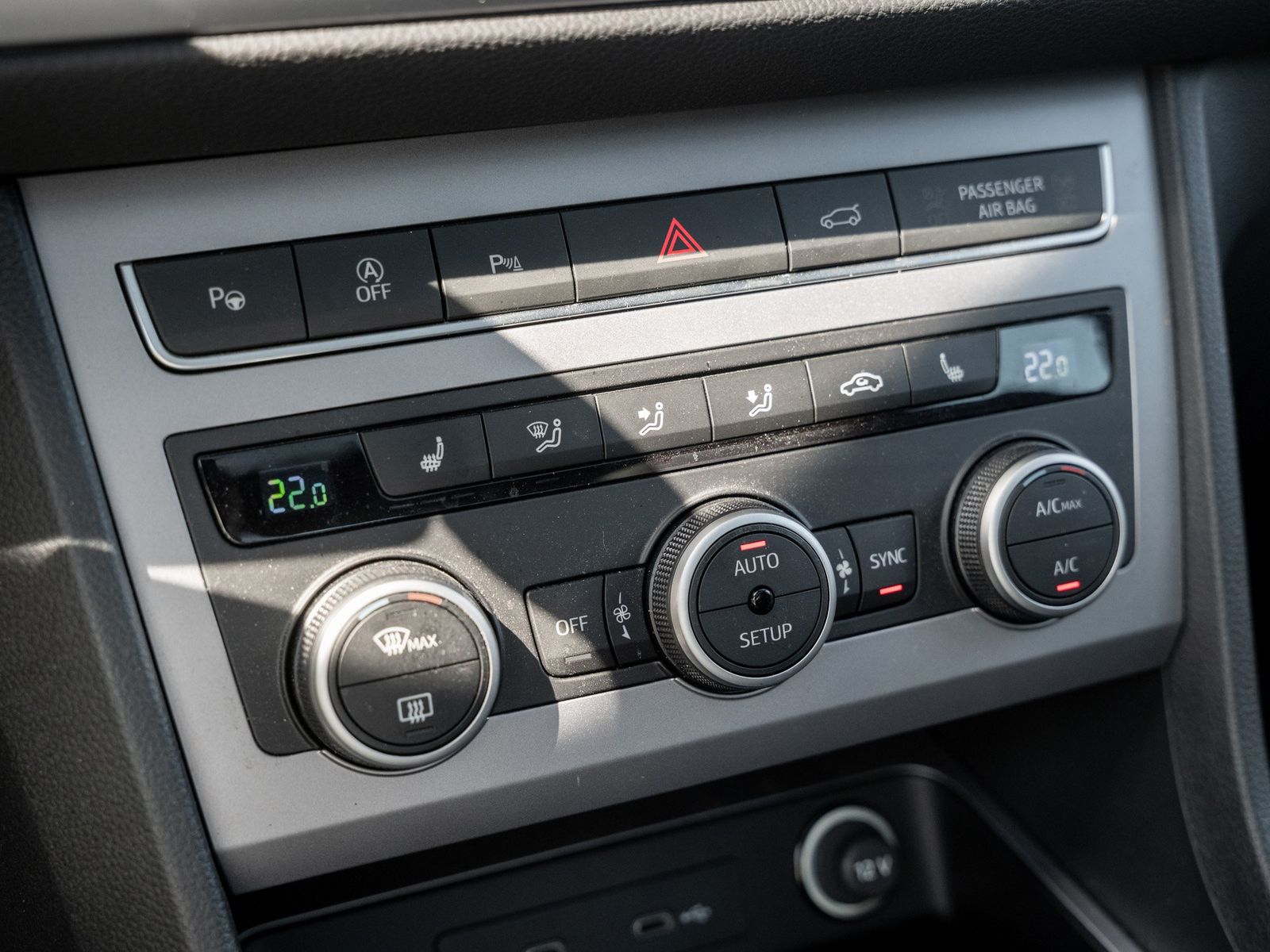 Seat ATECA FR 1.5 TSI DSG AHK Kam. Navi Pano Sportp.