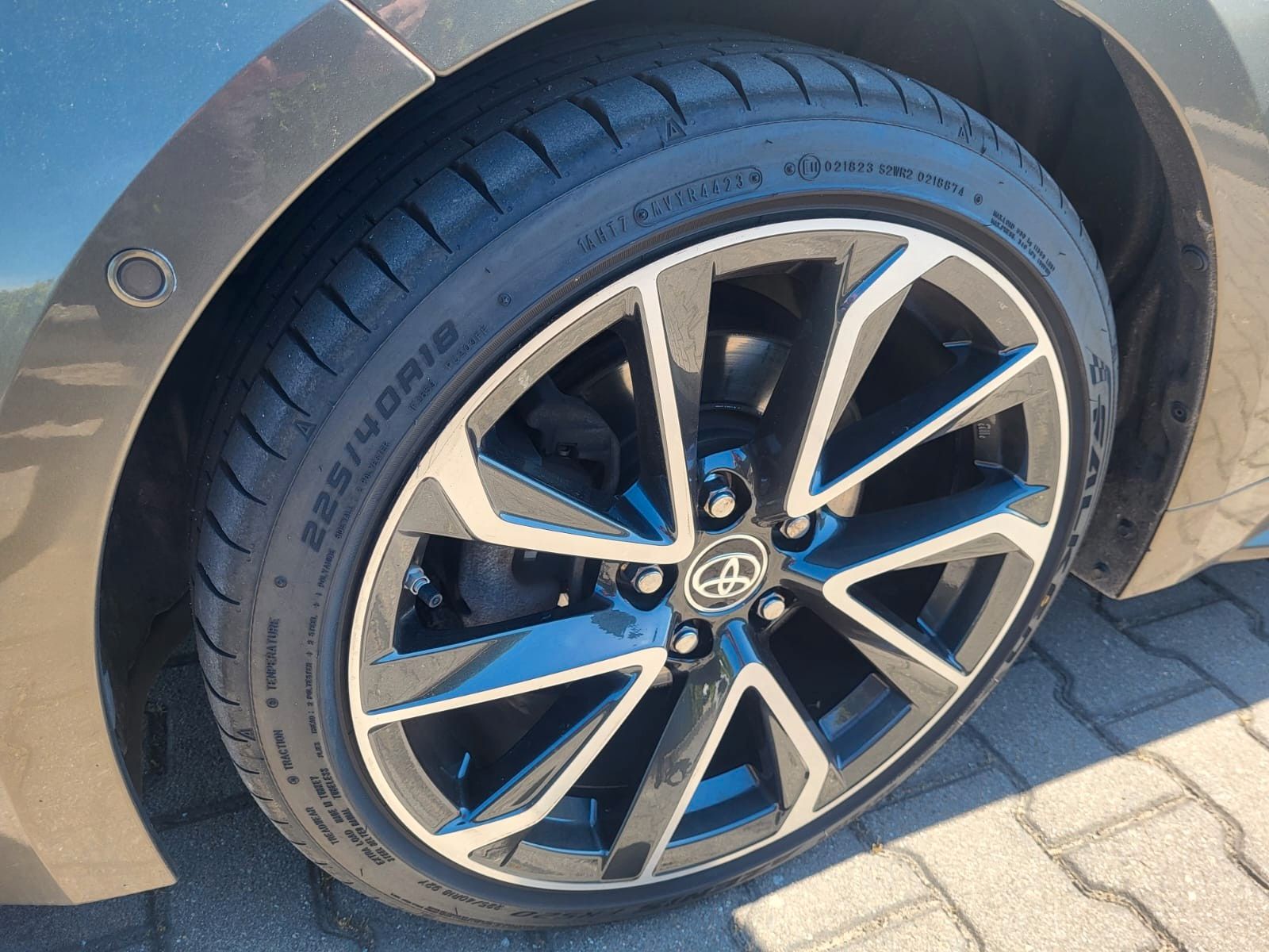 Toyota Corolla Touring Sports Hybrid Lounge - Samsaru's Car Outlet