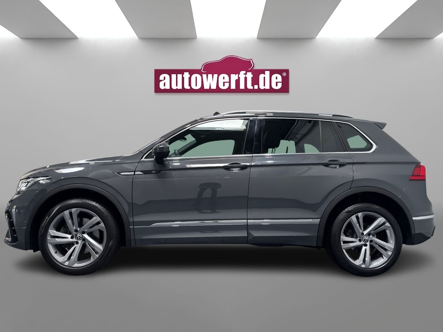 Volkswagen Tiguan 2.0 TDI 4M DSG R LINE PANO AHK MATRIX CAM