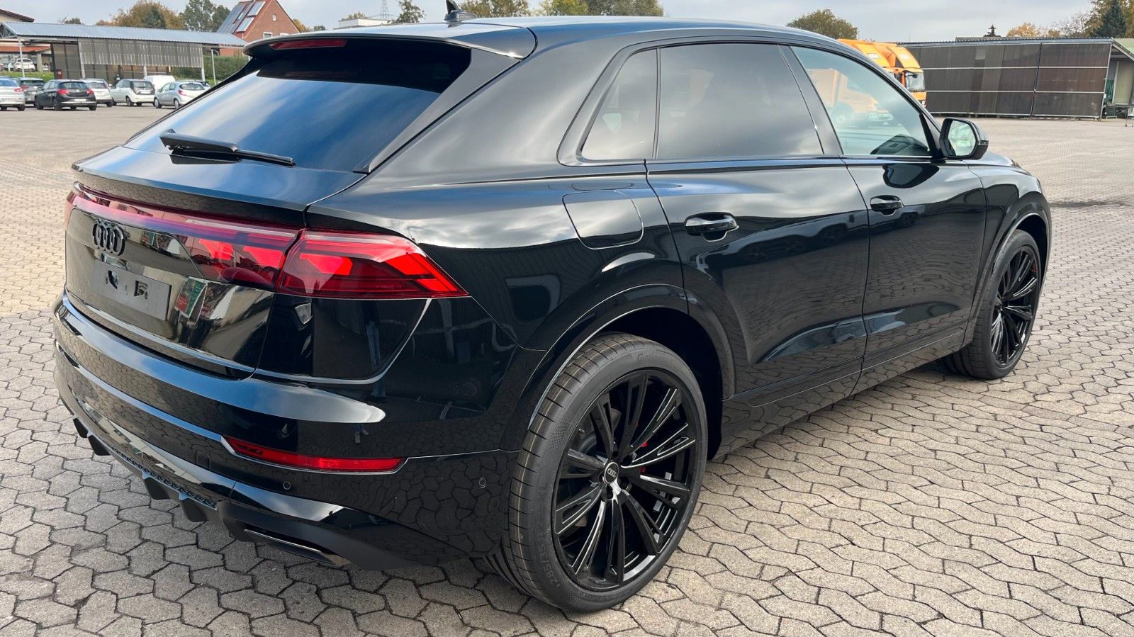 Audi Q8 50 TDI S-Line - Samsaru's Car Outlet