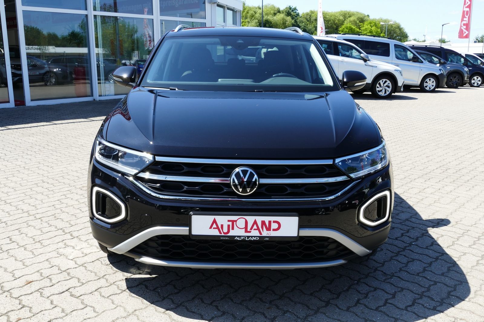 Volkswagen T-Roc 1.5 TSI Style - Samsaru's Car Outlet