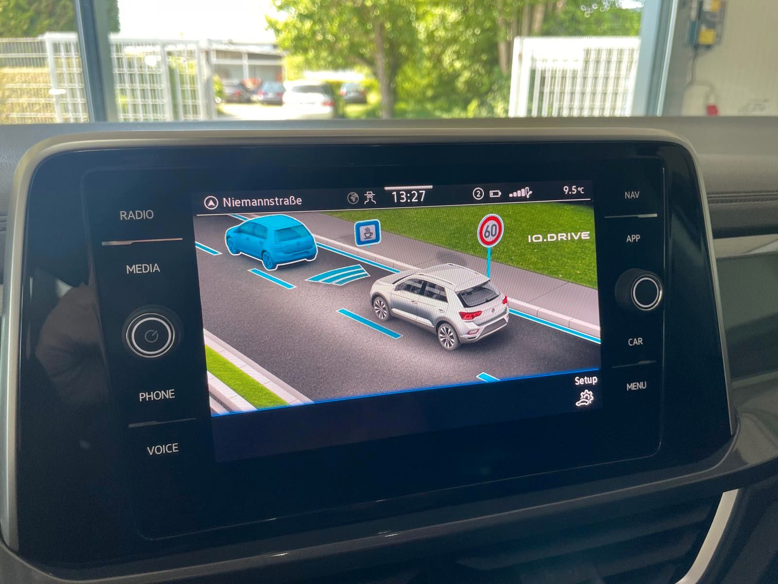 Volkswagen T-Roc 1.0 TSI Style - Samsaru's Car Outlet